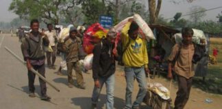 भारतको क्वारेण्टाइनबाट निकालिएका १५० बढी नेपाली भोकभोकै