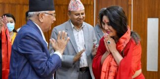 एमाले प्रवेश गरिन् नायिका करिस्मा मानन्धर