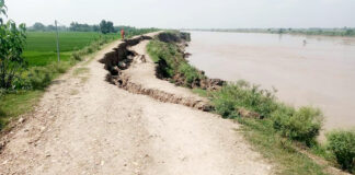राप्ती तटीय क्षेत्रका बासिन्दा सधैँ बाढीको त्रासमा